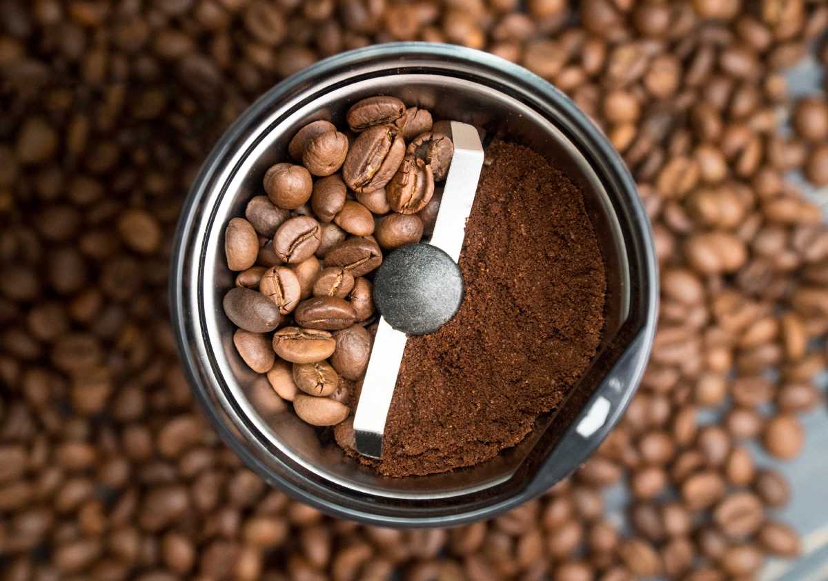 Best Budget Coffee Grinder (Top 11 Picks)
