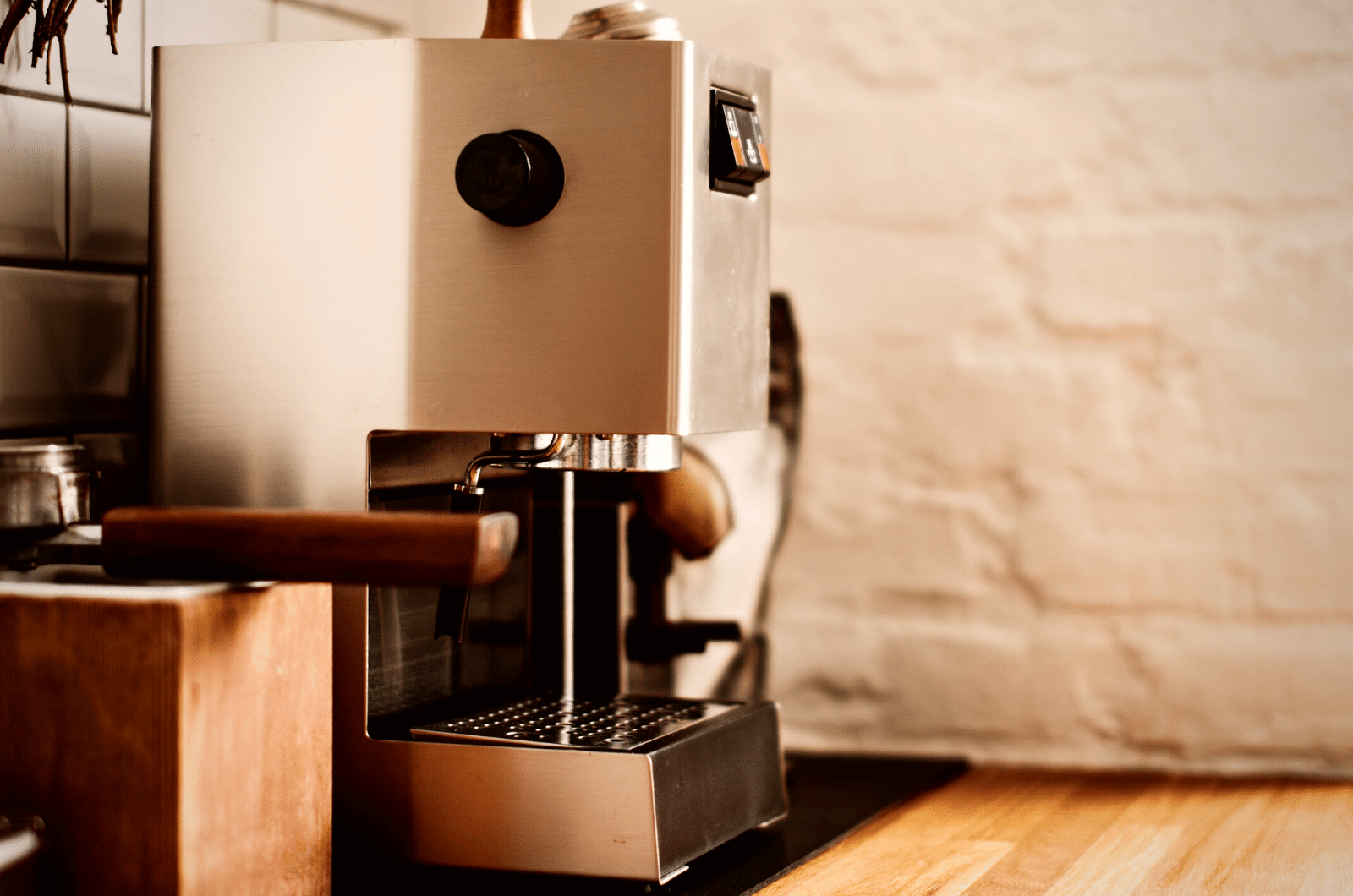 How Long Do Coffee Makers Last? 3 Valuable Advice For Upkeep
